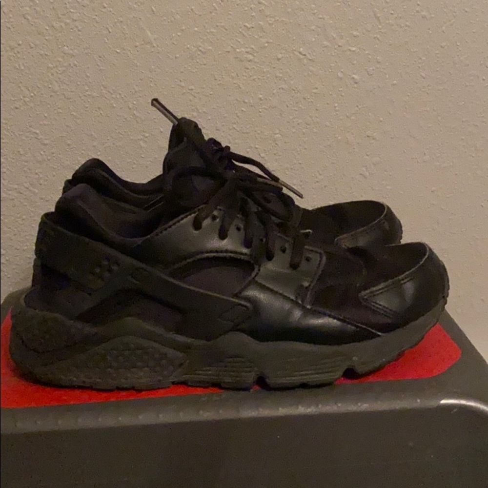 black huaraches nike/good condition/worn 4 times